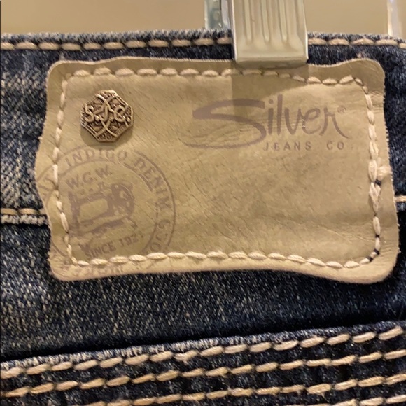 EUC silver jeans. Capri. - Picture 4 of 4